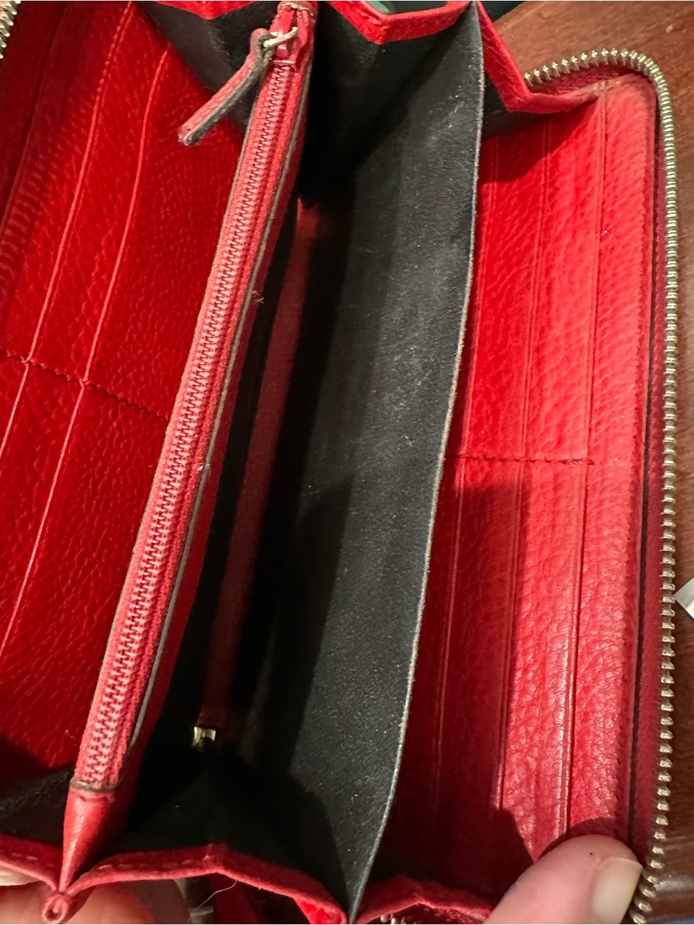 Gucci Soho Cellarius Red Leather Interlocking G Zip Around Tassel Wallet - Picture 9 of 14